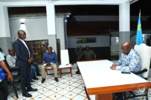 Lire la suite à propos de l’article Tshikapa : le président Tshisekedi a échangé avec des députés provinciaux et un groupe d’étudiants