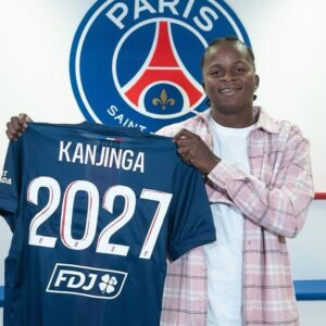 Lire la suite à propos de l’article La footballeuse congolaise Merveille Kanjinga rejoint le PSG