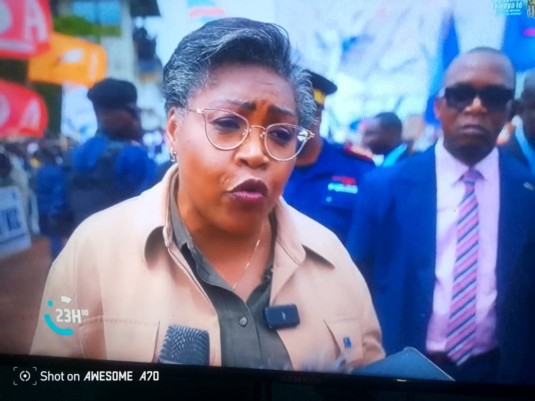 La Première ministre au Kongo Central : «30 ans de guerre, ça suffit ! Congolais, lève-toi»