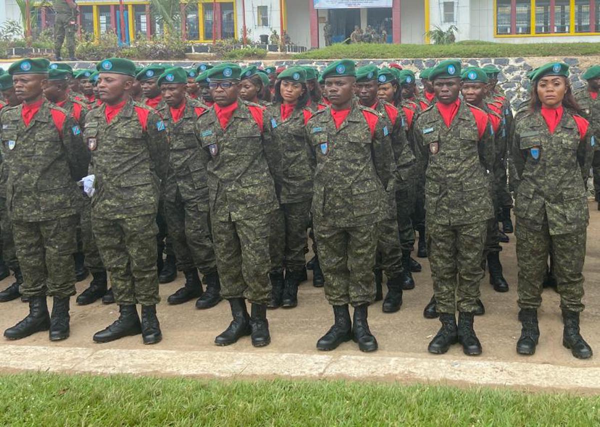 Lire la suite à propos de l’article FARDC: 285 nouveaux sous-lieutenants prêtent serment à l’Académie militaire de Kananga