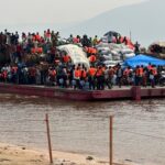 Ebola : le bateau isolé à 65 km de Kinshasa finalement libéré après des tests négatifs