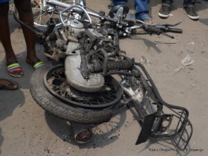 Kenge : 4 morts après collision entre deux motos