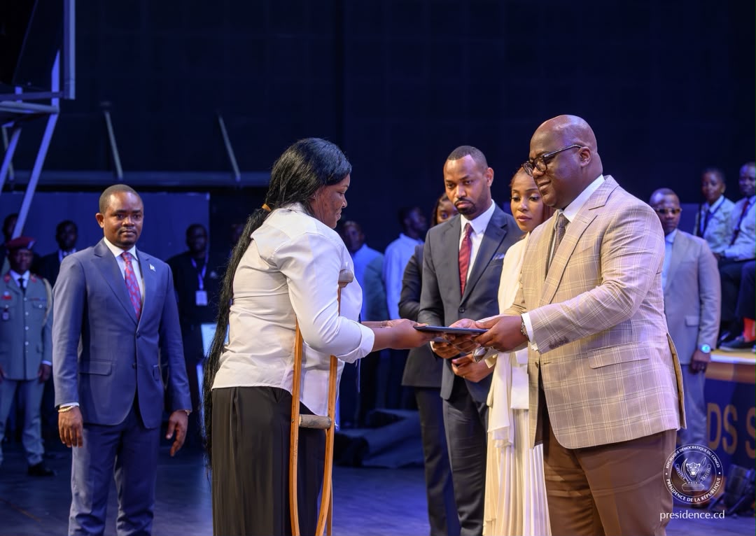 Entrepreneuriat: 537 jeunes entrepreneurs reçoivent du Président de la République des documents de formalisation d&rsquo;entreprise