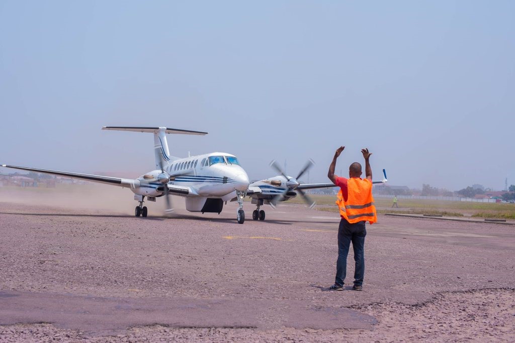 Crash de Kenge: le ministère des Transports suspend les vols de tous les aéronefs de la compagnie TRACEP Congo aviation